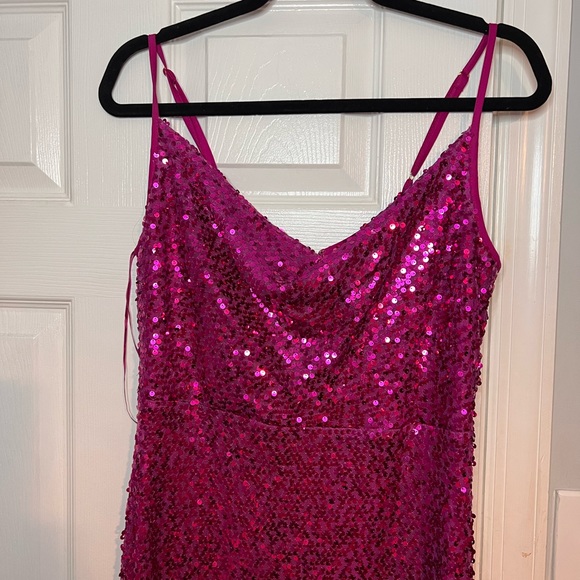 Taylor Fuscia sequin dress - worn once - Picture 2 of 4